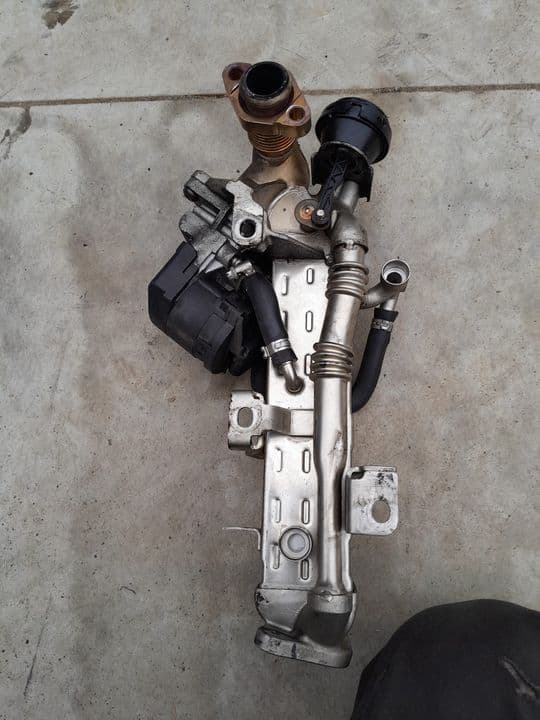 Racitor gaze egr Bmw 330d 530d 3.0 d n57d30a cod 8476993