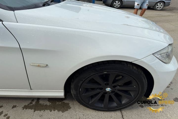 Aripa fata dreapta culoare ALPINWEISS (300) BMW Seria 3 E90 [facelift