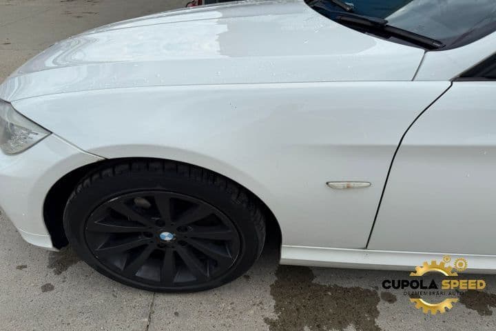 Aripa fata stanga culoare ALPINWEISS (300) BMW Seria 3 E90 [facelift]