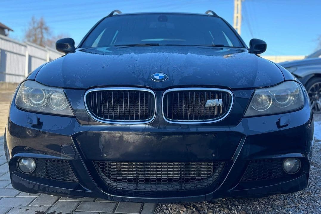 Dezmembrez BMW 320d LCI an 2009 N47 2.0d 177 cp,Recaro incalzit,xenon