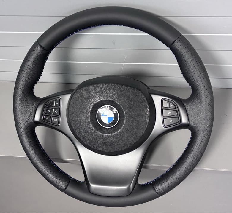 Volan sport si airbag non M Bmw X3 E83 retapitat cusaturi M ca NOU
