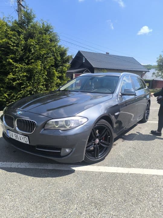 Vând BMW F11  520d