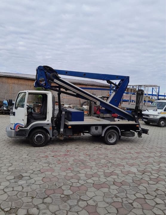 Nacela Nissan cabstar