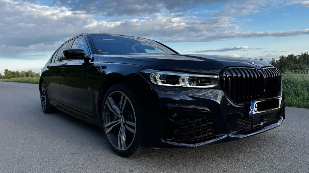 mașină BMW serie 7M  G12