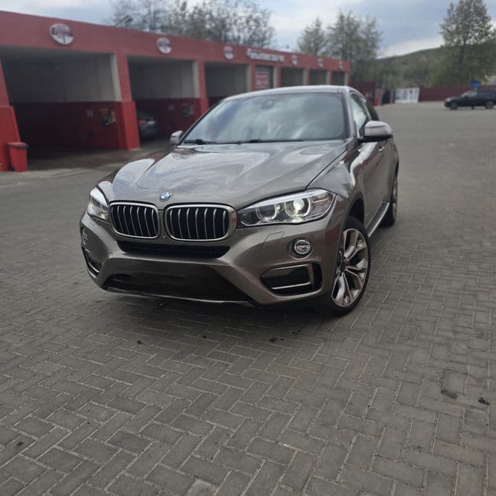 Vând BMW X6 automata