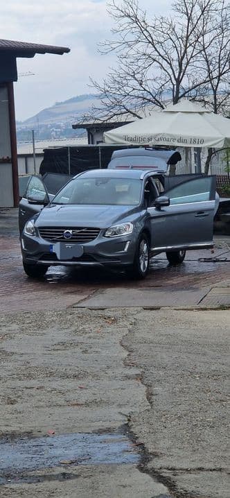 Volvo XC 60 Import Belgia Motor Volvo D4204T14, CO2 = 117, 140kw , euro 6. Consum